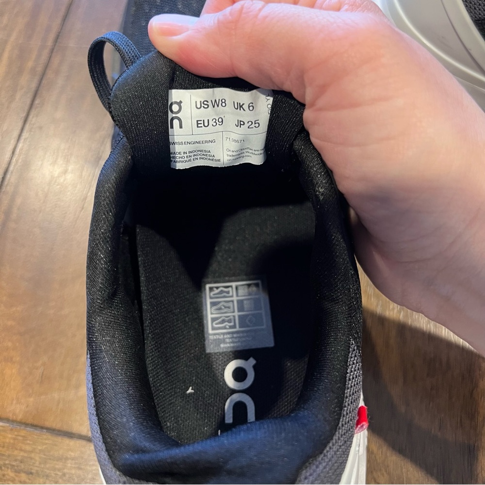 On Cloudflyer 4 Running Shoes | Black | Women's 8 - Picture 8 of 10